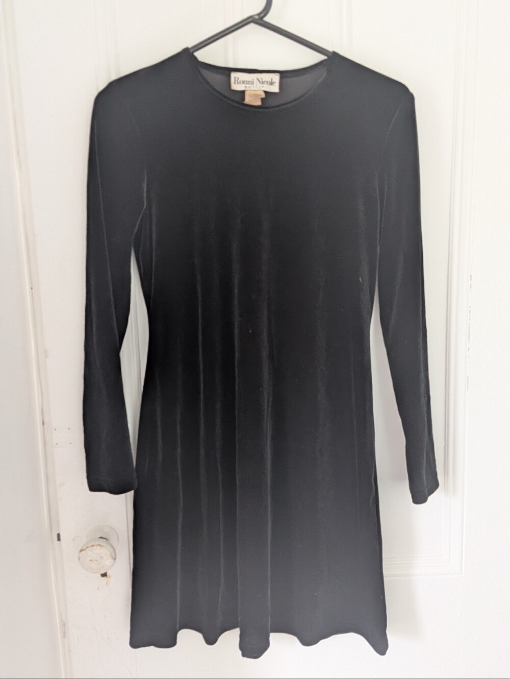 Ronni Nicole Petite Black Velvet Long-Sleeve Shift Dress